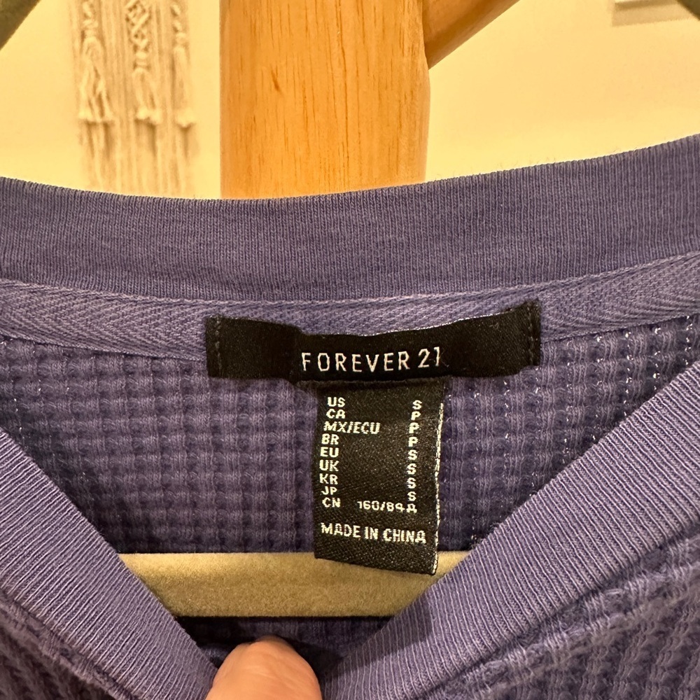 Forever 21 Butterfly Embroidered Waffle Knit Cropped Top Blue S - Picture 3 of 5